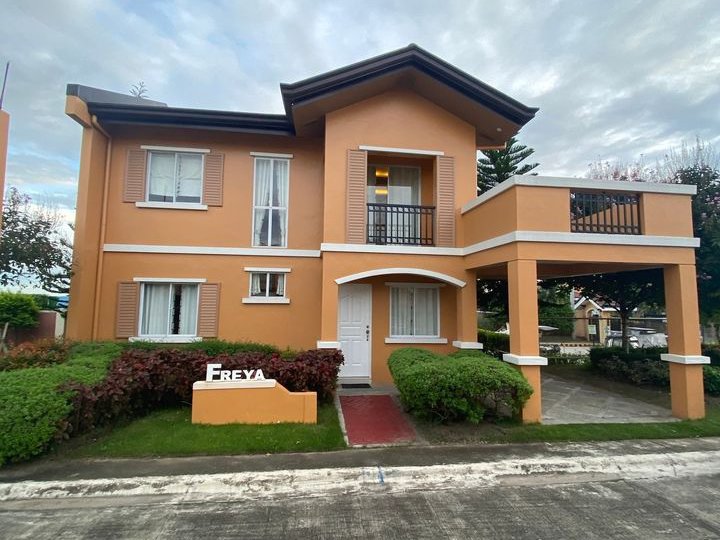 5-bedroom Single Detached House For Sale in Subic Zambales