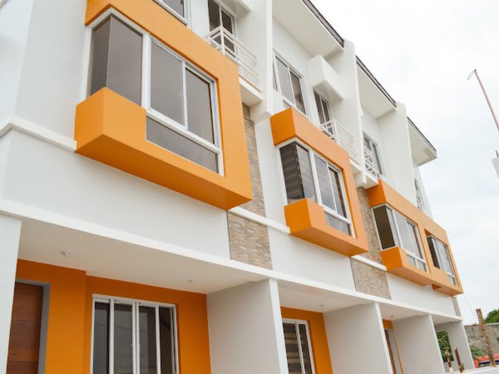Affordable 3-bedroom Townhouse For Sale in Las Piñas Metro Manila