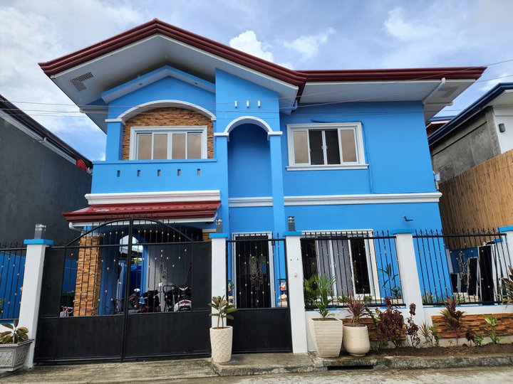 Elegant House with Swimming Pool For Sale in Lapu-Lapu Cebu