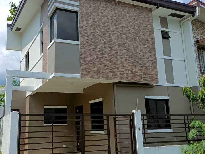 3-bedroom Single Attached House For Sale in Fairview Quezon City