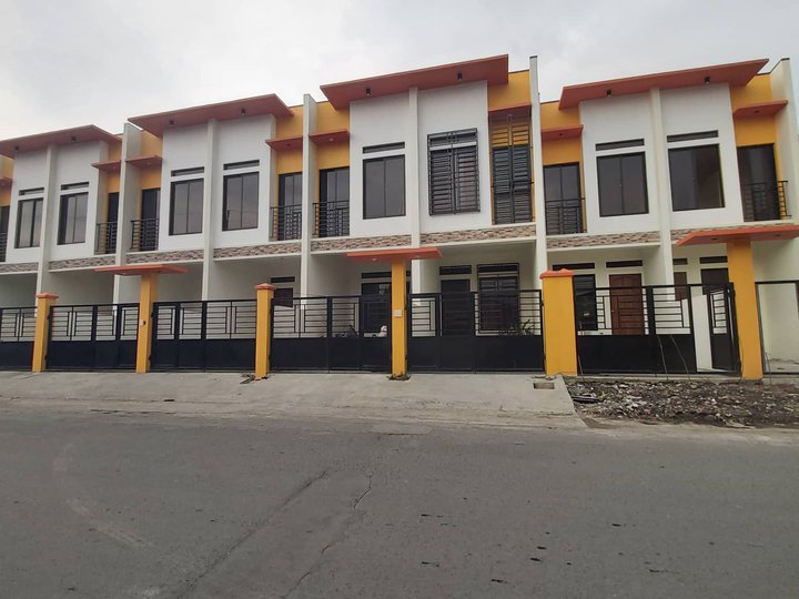 2 BEDROOM TOWNHOUSE FOR SALE IN PARANAQUE INSIDE TOPLAND