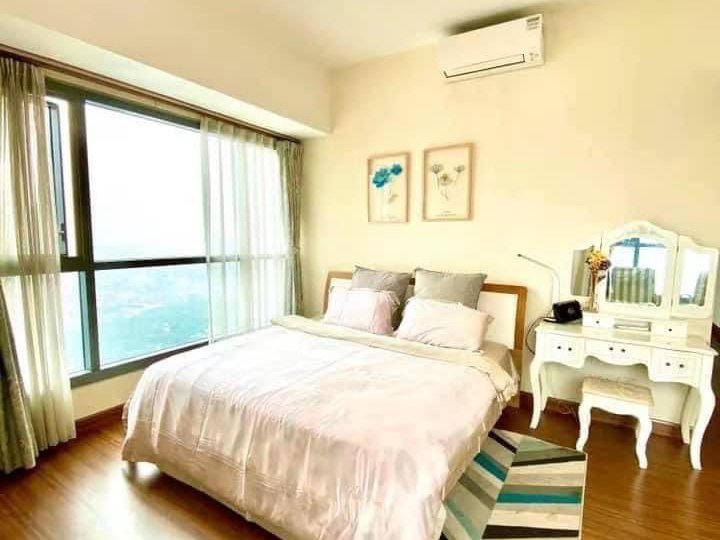 FOR RENT: 2 Bedroom Unit in Shang Salcedo Place, Makati