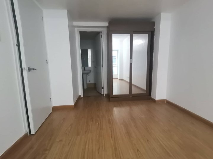 Unfurnished 2 Bedroom Bi-Level for Rent in Ortigas