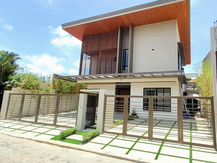 House with Swimming Pool for Sale in BF Homes Las Pinas City