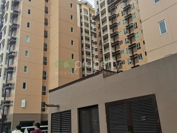 Condo 2 Bedroom with balcony 42 sqm P25,000 month in Rochester near BGC Taguig