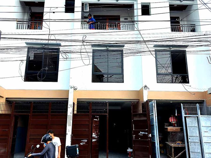 3 Storey Elegant Townhouse for sale in Roxas District Quezon City