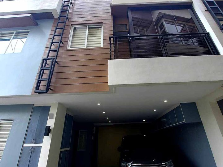 3-bedroom Townhouse For Sale in Diliman Quezon City / QC Metro Manila