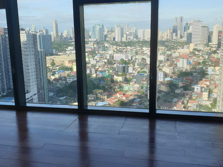 For Sale 3 Bedroom (3BR) | Semi Furnished Condo at Grand Hyatt, Taguig