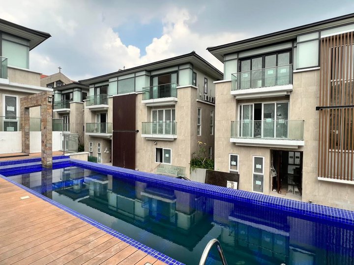 5BR Private Villa for Sale in New Manila Quezon City