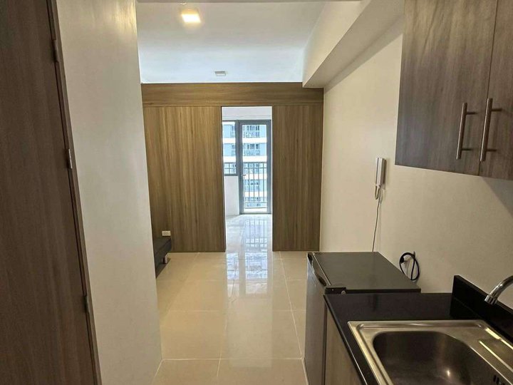 Furnished 1br Corner Unit with balcony at Fame Residences Mandaluyong