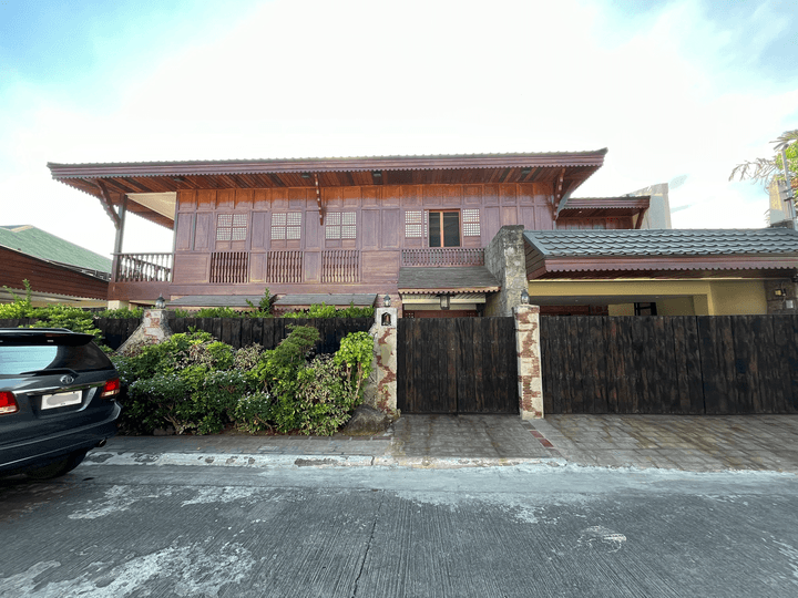 For Sale: House and Lot in BF Homes Paranaque City