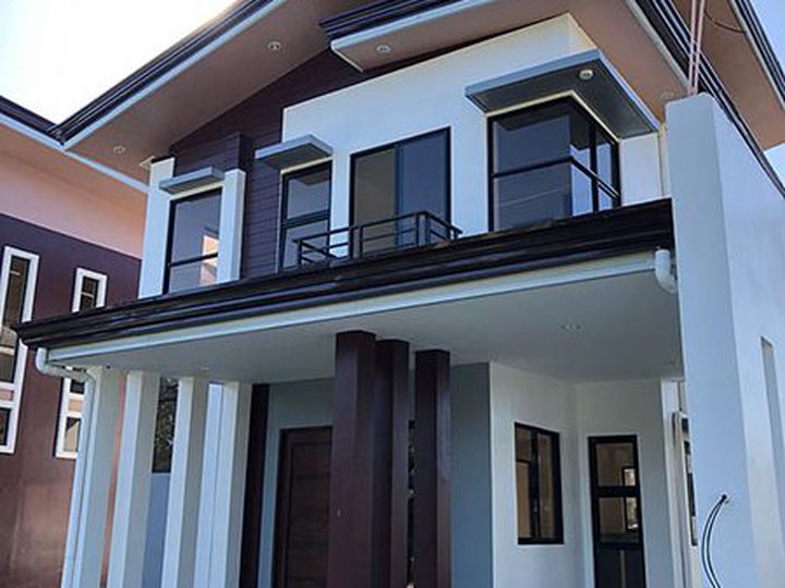 Pre-Selling 4-bedroom Single House For Sale in Consolacion Cebu