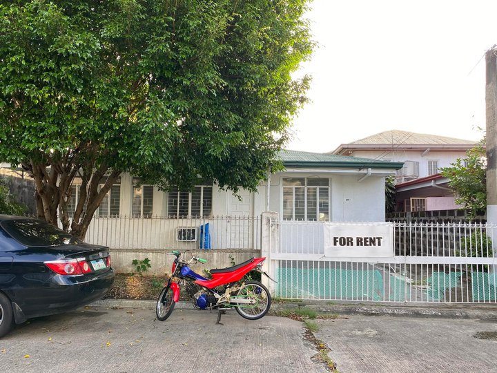 5BR House For Rent in BF Homes Paranaque City