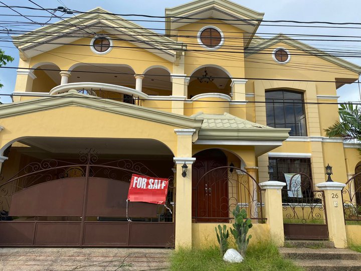 Well Maintained 2 Storey House For Sale in BF Homes Paranaque