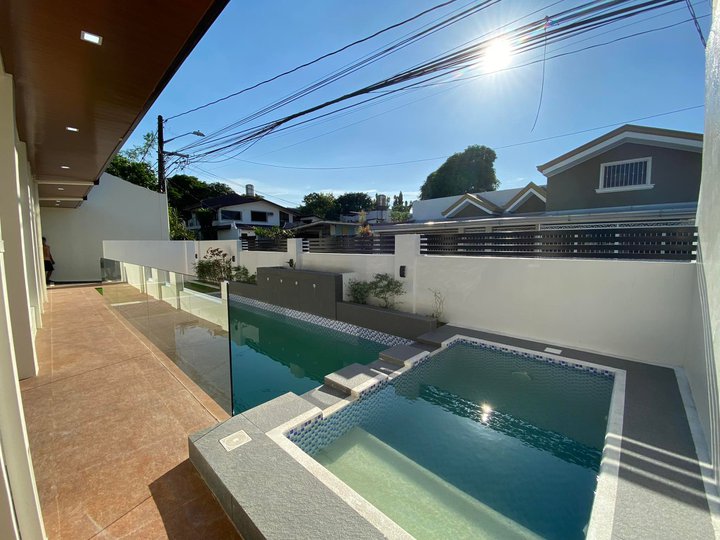 Fully Renovated Bungalow With Pool For Sale in BF Homes Paranaque