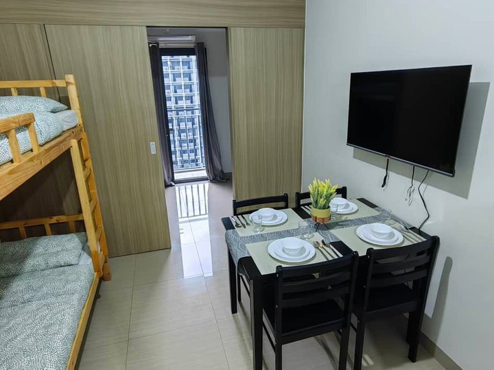 Fully Furnished 1 Bedroom Residential Condo for Rent near Mall of Asia