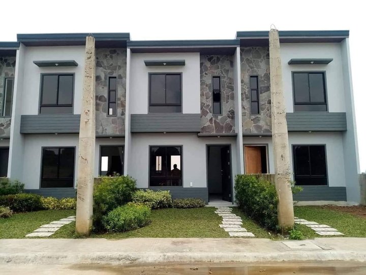 House and Lot PASALO for only P70k! Currently paying DP