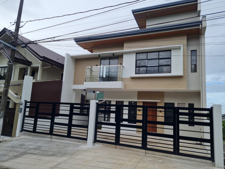 5 Bedrooms House and Lot For Sale in Executive Village - Antipolo City