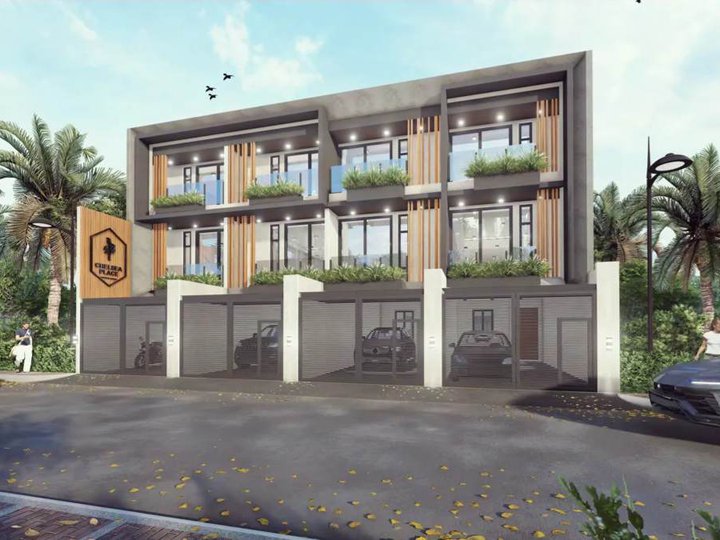 5 Bedroom Townhouse for Sale in Quezon City