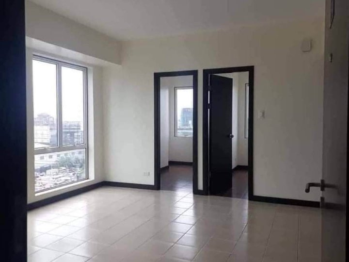 44.00 sqm 2-bedroom Condo For Sale in Makati Metro Manila