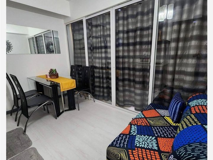 1 Bedroom with Parking for Rent in Azure Residences Paranaque City