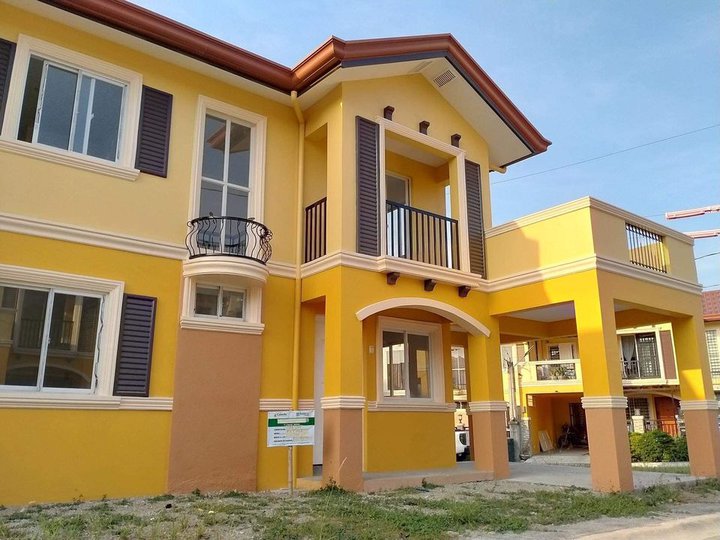 5-bedroom Single Attached House For Sale in Bacoor Cavite