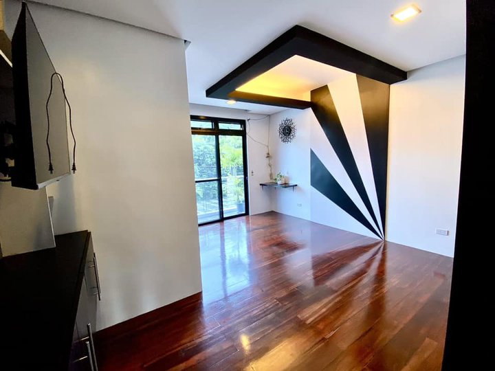 FOR SALE: Modern 8 BR House in Filinvest 2 Batasan Hills, Quezon City