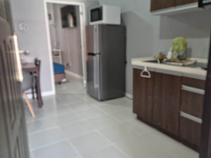 Fully furnished 1 bedroom with walk in closet for SALE in Las Pinas