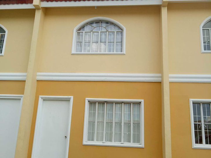 2BR Townhouse For Sale in Bacoor Cavite near in Sm Molino