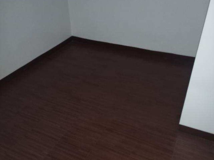 RFO Small Office Home Office Unit For Sale in EDSA Diliman Quezon City