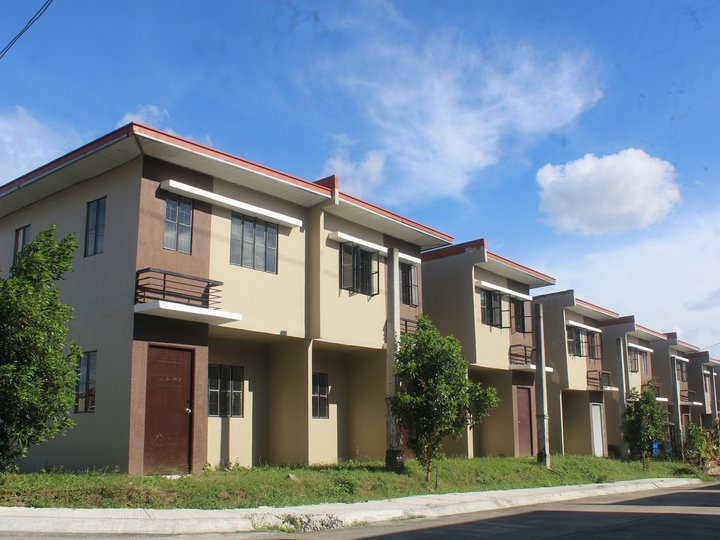 Ready to Lipat 3-bedroom Duplex For Sale in Balanga Bataan