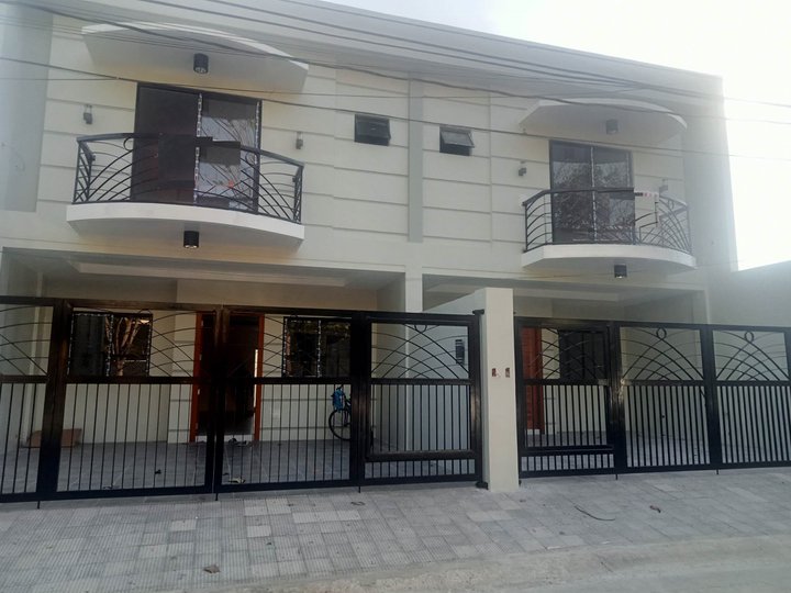 DUPLEX HOUSE AND LOT IN BF RESORT VILLAGE LAS PINAS CITY