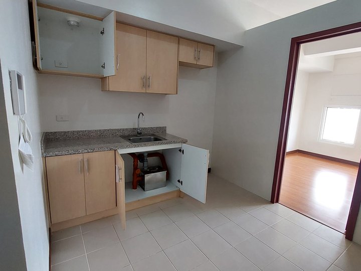 paseo de roces condo in makati for sale