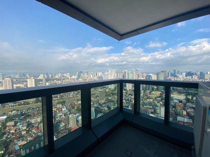 Big Condo for LEASE and SALE at Makati City, The Spire residences, near Rockwell and Century Mall