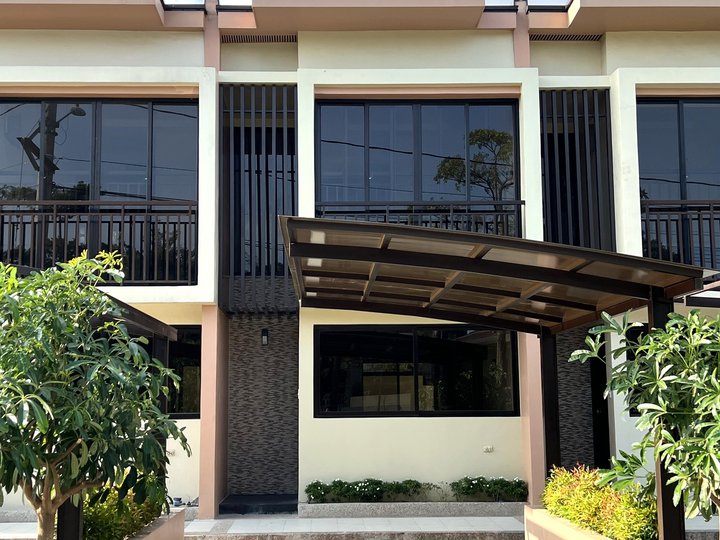 RFO 3-BEDROOM TOWNHOUSE W/ GUARD & POOL IN LAS PINAS NEAR SM SOUTHMALL