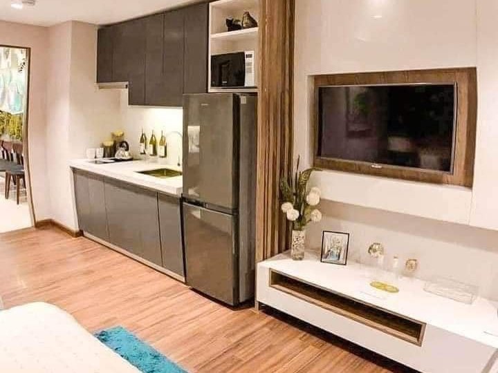 25k monthly along Boni avenue Pioneer woodlands Rent to own condo