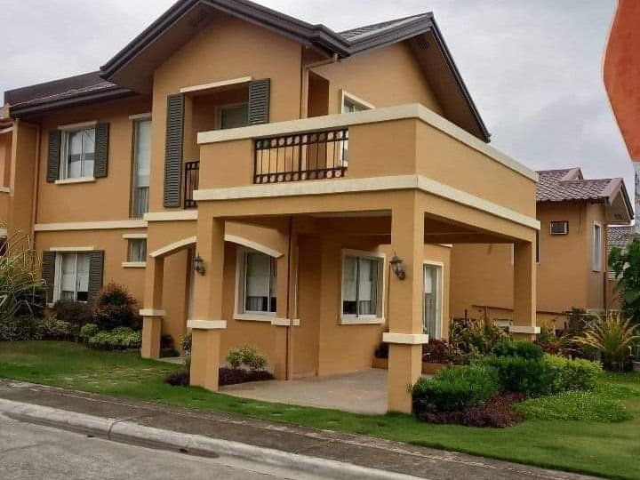 5 Bedroom House and Lot with Parking in Urdaneta, Pangasinan