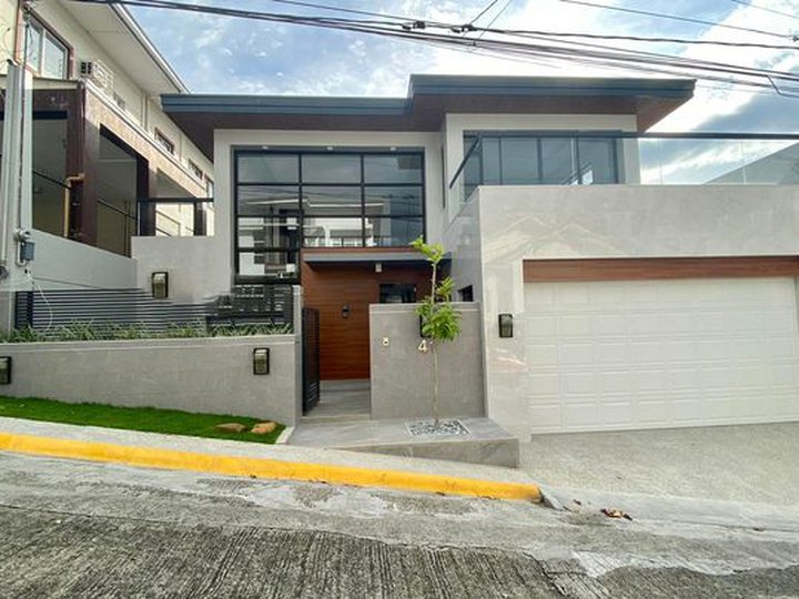 House and Lot with Swimming Pool in Commonwealth Quezon City