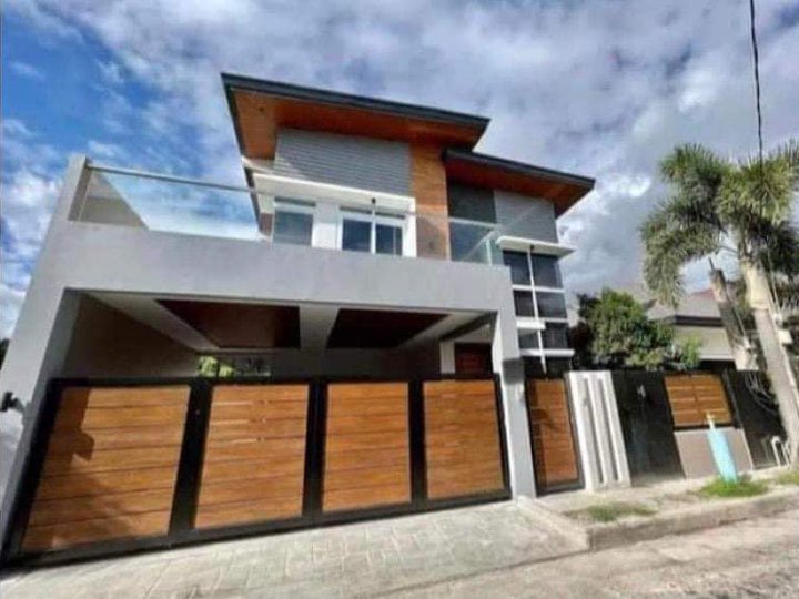 4-bedroom High Ceiling House with Pool For Sale in Angeles Pampanga