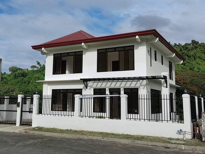5BR Single Detached House and Lot in Sun Valley Antipolo