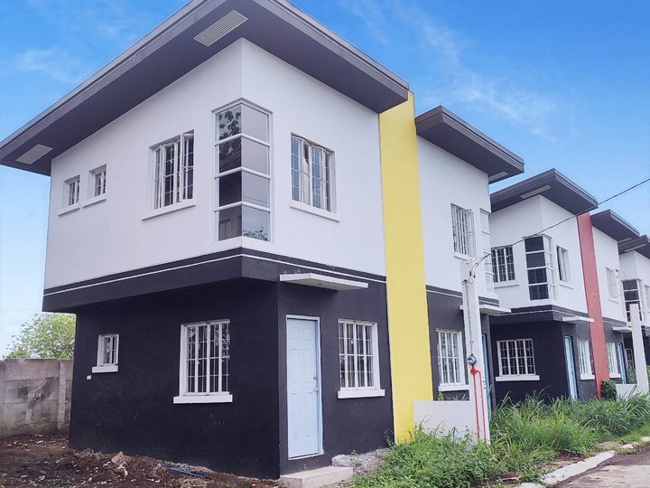 2 Bedroom Duplex with Provision for Carport & Over-looking view