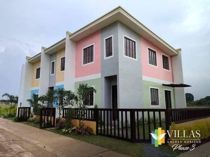 Catalina 2-Storey Townhouse w/Free Smart T.V and Long Term DP!!!