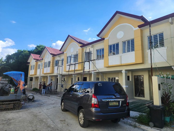 3-bedroom Townhouse For Sale in Cainta, Rizal