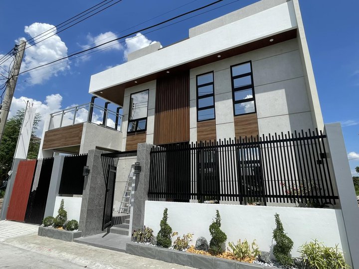 4-bedroom Furnished Single Detached House For Sale in Angeles Pampanga