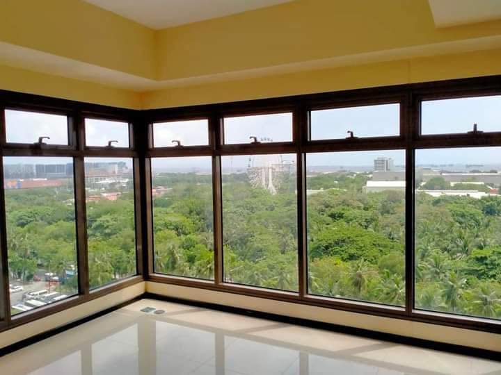 RFO Condo Project in Roxas Blvd., Pasay City Near Moa with Seaview