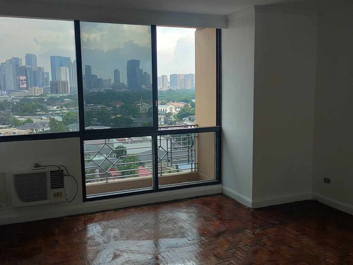 3 bedroom Condominium for sale in One Beverly Place