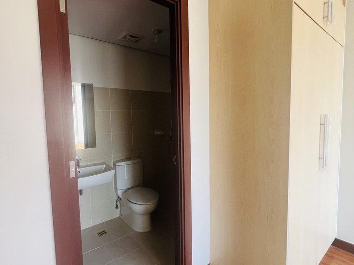 three bedroom Condo Unit in Metro Manila Area Ready for Occupancy