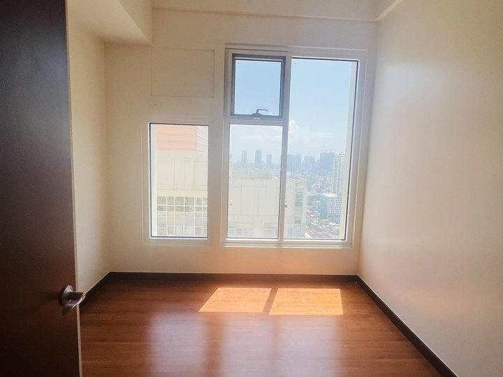 three bedroom makati city area medical center rcbc Rent to own condo