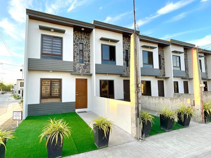Pre-selling SEMI-COMPLETE Townhouse in Malolos Bulacan