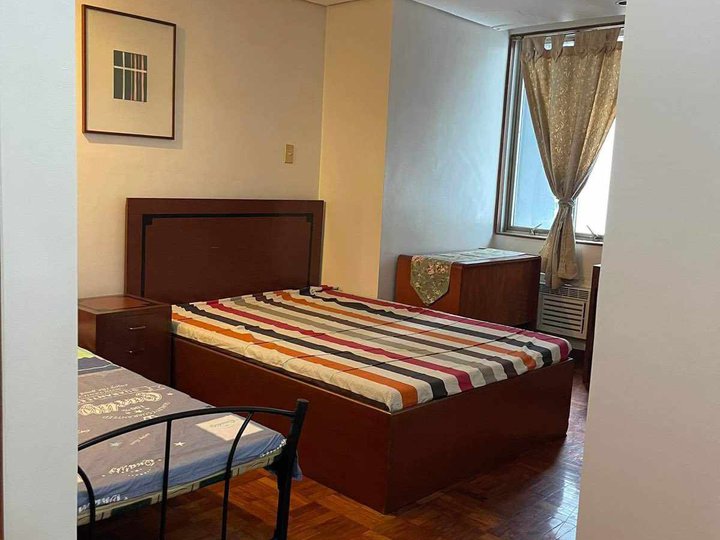 For Lease - 2 Bedroom Condo at The Peak Tower, Salcedo Makati